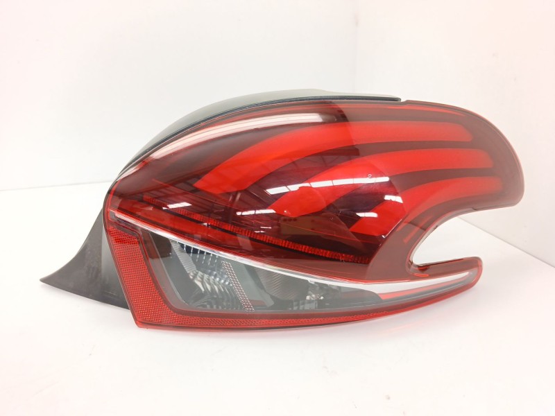 Recambio de piloto trasero derecho para peugeot 208 i (ca_, cc_) 1.2 thp 110 referencia OEM IAM 9825601180  
							