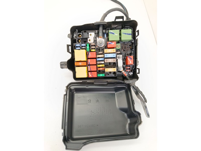Recambio de caja reles / fusibles para peugeot 208 i (ca_, cc_) 1.2 thp 110 referencia OEM IAM 9671924480  