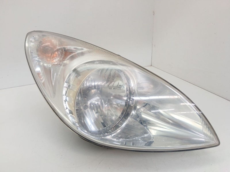 Recambio de faro derecho para hyundai i20 i (pb, pbt) 1.4 crdi referencia OEM IAM 921024P000  