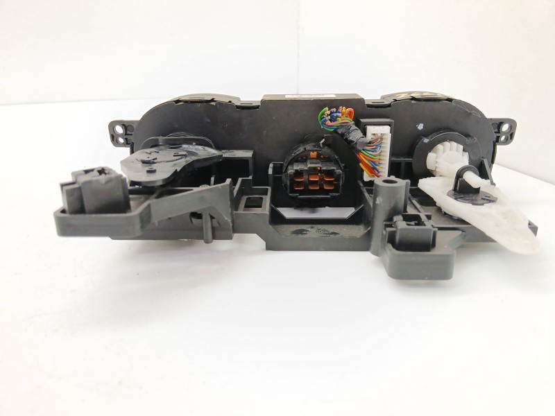 Recambio de mando climatizador para hyundai i20 i (pb, pbt) 1.4 crdi referencia OEM IAM 8200296683  
							