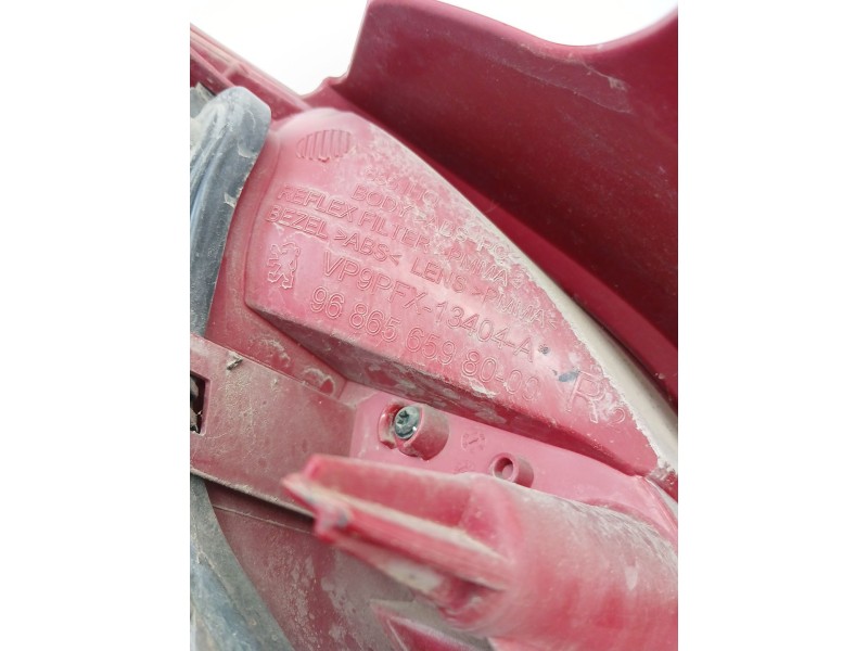 Recambio de piloto trasero derecho para peugeot 207/207+ (wa_, wc_) 1.4 16v referencia OEM IAM 9686565980  
							