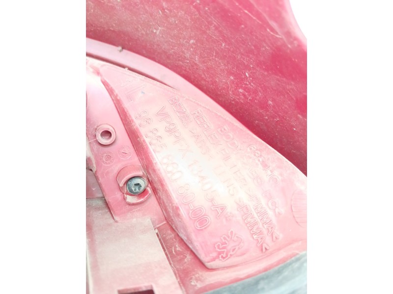 Recambio de piloto trasero izquierdo para peugeot 207/207+ (wa_, wc_) 1.4 16v referencia OEM IAM 9686566080  