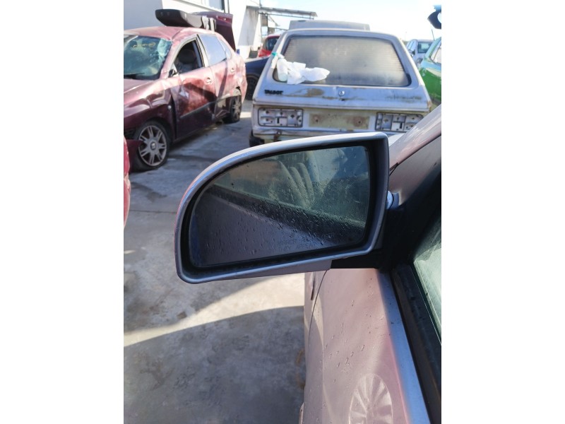 Recambio de retrovisor izquierdo para kia carens iii monospace (un) 2.0 crdi 140 referencia OEM IAM   
							