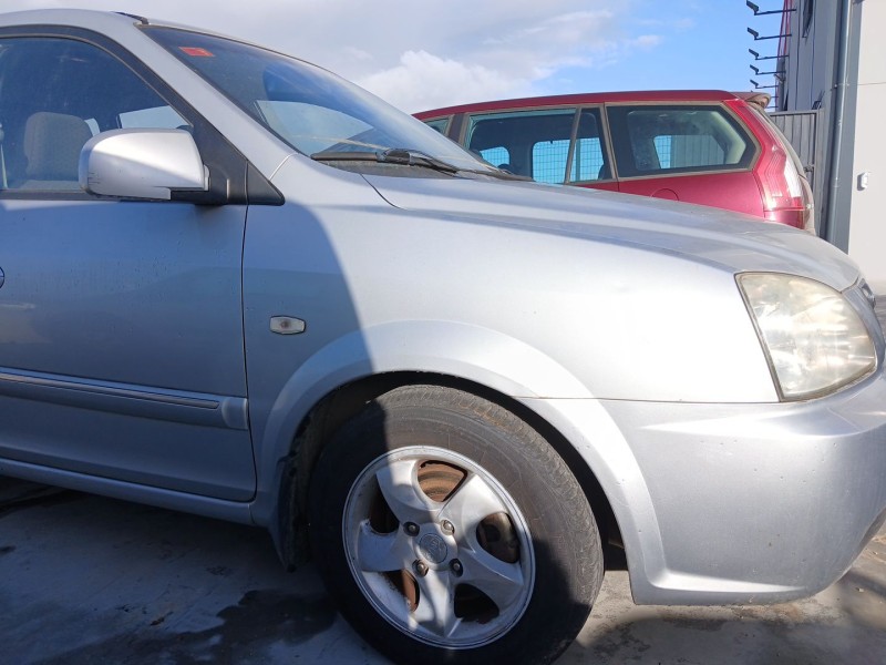 Recambio de aleta delantera derecha para kia carens iii monospace (un) 2.0 crdi 140 referencia OEM IAM   