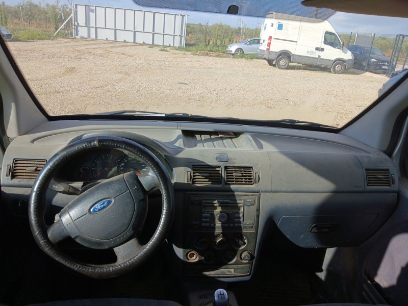 ford tourneo connect del año 2002