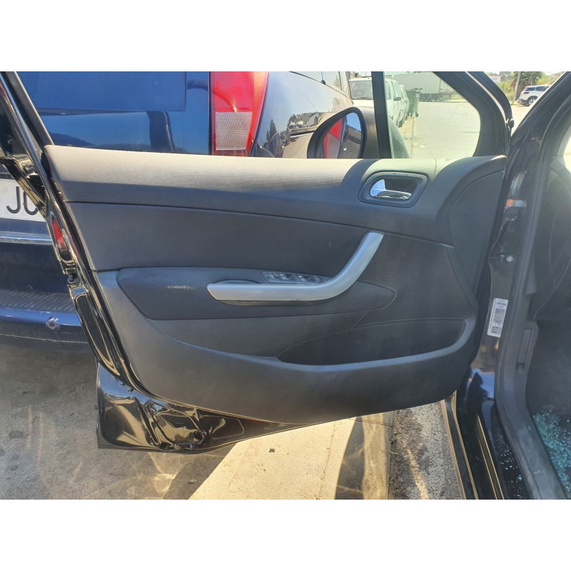 Recambio de guarnecido puerta delantera izquierda para peugeot 308 1.6 16v hdi referencia OEM IAM   