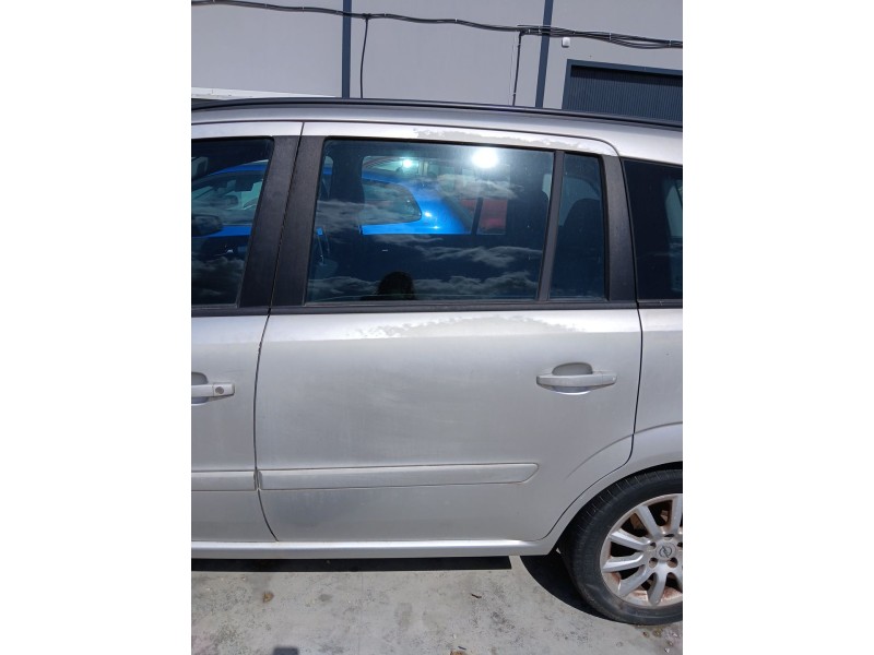 Recambio de puerta trasera izquierda para opel zafira / zafira family b (a05) 1.9 cdti (m75) referencia OEM IAM   
							