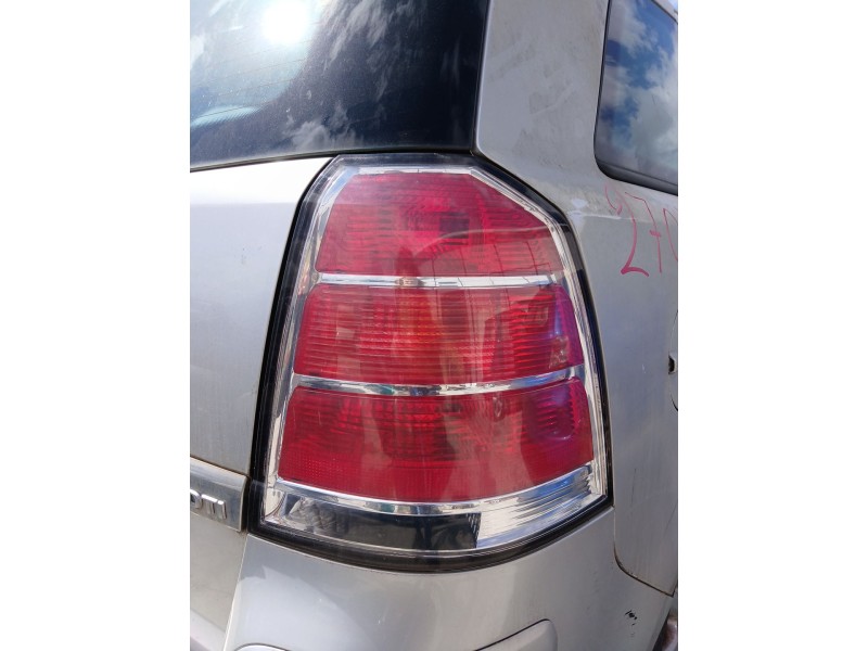 Recambio de piloto trasero derecho para opel zafira / zafira family b (a05) 1.9 cdti (m75) referencia OEM IAM   
							