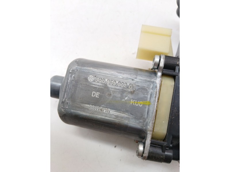 Recambio de motor elevalunas delantero derecho para seat ateca (kh7, khp) 1.6 tdi referencia OEM IAM 5Q0959802B  