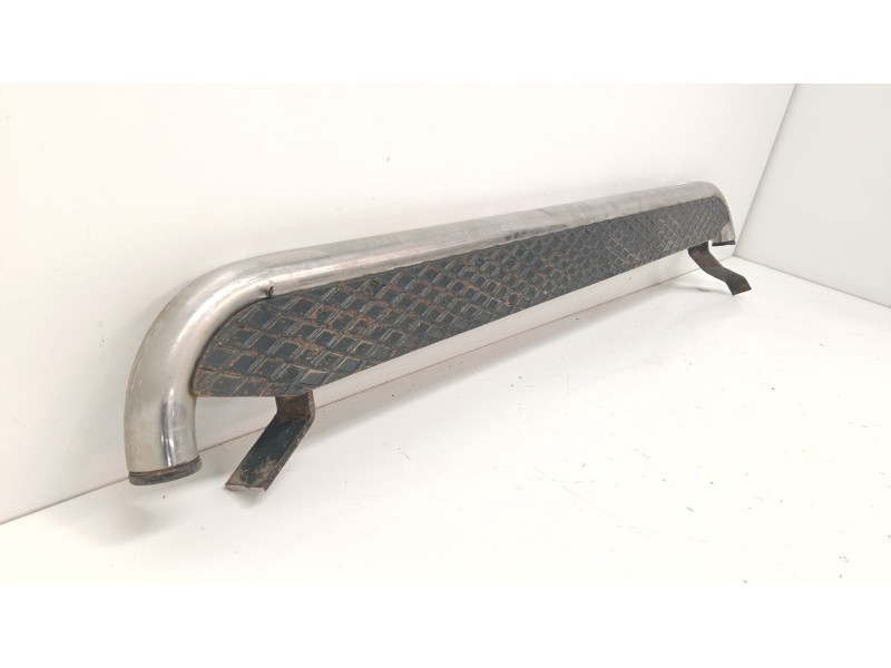 Recambio de estribo para nissan terrano ii (r20) 2.7 tdi 4wd referencia OEM IAM   