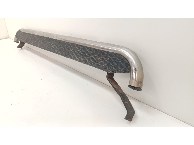 Recambio de estribo para nissan terrano ii (r20) 2.7 tdi 4wd referencia OEM IAM   
							