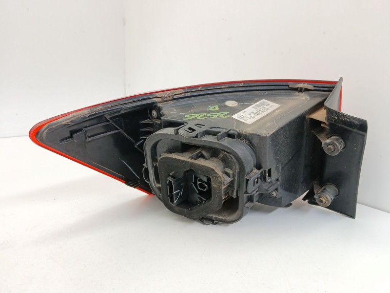 Recambio de piloto trasero derecho para seat ateca (kh7, khp) 1.6 tdi referencia OEM IAM 575945208C  
							