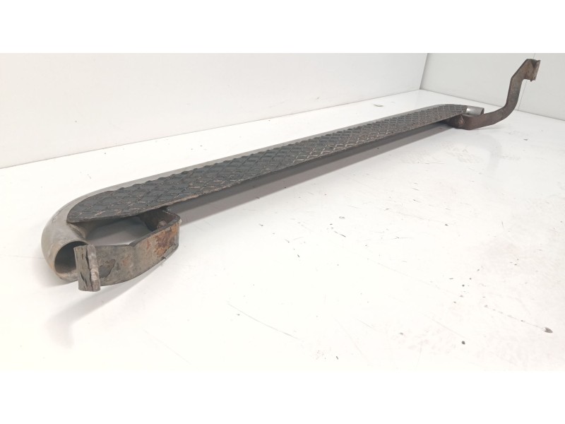 Recambio de estribo para nissan terrano ii (r20) 2.7 tdi 4wd referencia OEM IAM   