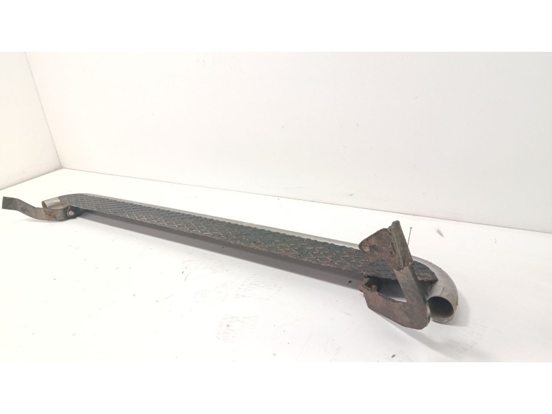 Recambio de estribo para nissan terrano ii (r20) 2.7 tdi 4wd referencia OEM IAM   