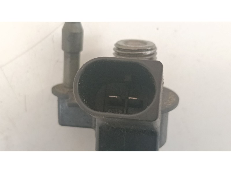 Recambio de inyector para bmw x3 (e83) 2.0 sd referencia OEM IAM 779787705  
