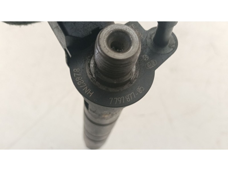 Recambio de inyector para bmw x3 (e83) 2.0 sd referencia OEM IAM 779787705  