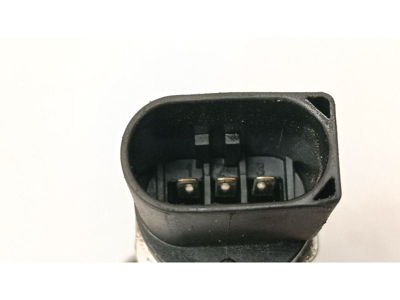 Recambio de rampa inyectora para bmw x3 (e83) 2.0 sd referencia OEM IAM 780912801  