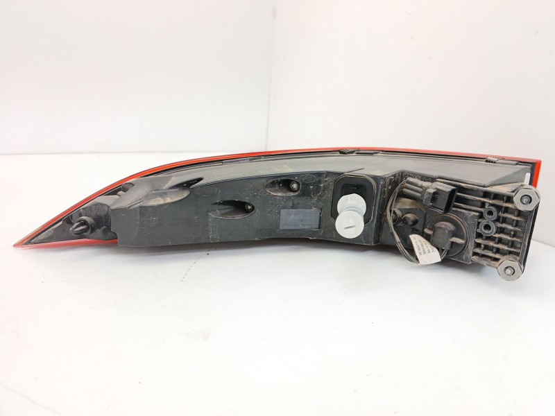 Recambio de piloto trasero derecho para jaguar e-pace (x540) 2.0 d180 awd referencia OEM IAM J9C313404  