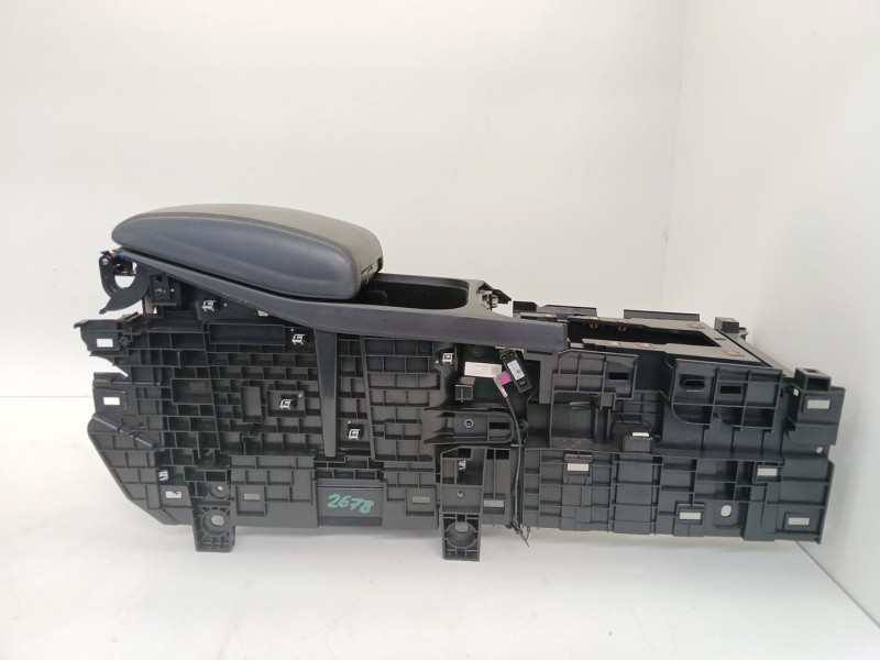 Recambio de apoyabrazos central para jaguar e-pace (x540) 2.0 d180 awd referencia OEM IAM   
							