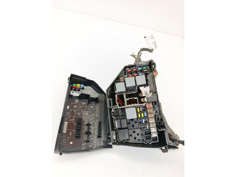 Recambio de caja reles / fusibles para jaguar e-pace (x540) 2.0 d180 awd referencia OEM IAM J9C314A076AA  
							
