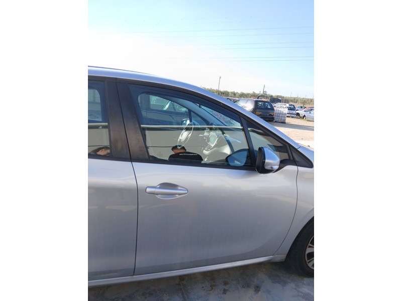 Recambio de puerta delantera derecha para peugeot 208 i (ca_, cc_) 1.2 puretech 82 referencia OEM IAM   