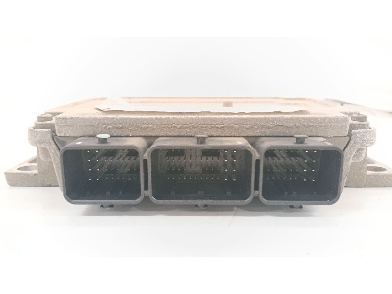 Recambio de centralita motor uce para citroën c4 i (lc_) 1.4 16v referencia OEM IAM 9659099180  
							