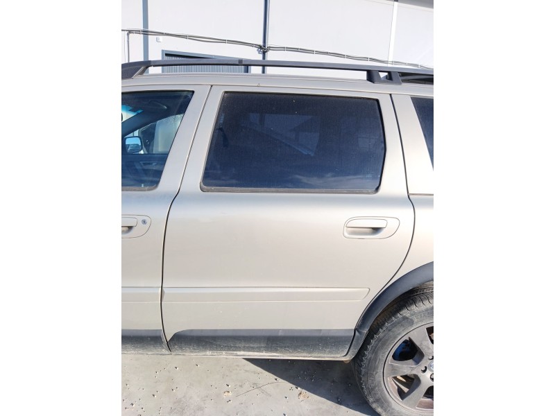 Recambio de puerta trasera izquierda para volvo v70 ii (285) d5 awd referencia OEM IAM   