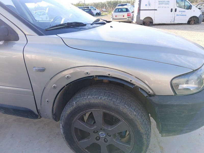 Recambio de aleta delantera derecha para volvo v70 ii (285) d5 awd referencia OEM IAM   