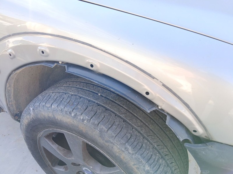 Recambio de aleta delantera derecha para volvo v70 ii (285) d5 awd referencia OEM IAM   