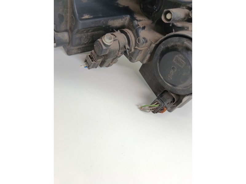 Recambio de faro izquierdo para peugeot 2008 i (cu_) 1.2 vti referencia OEM IAM 9825313980  