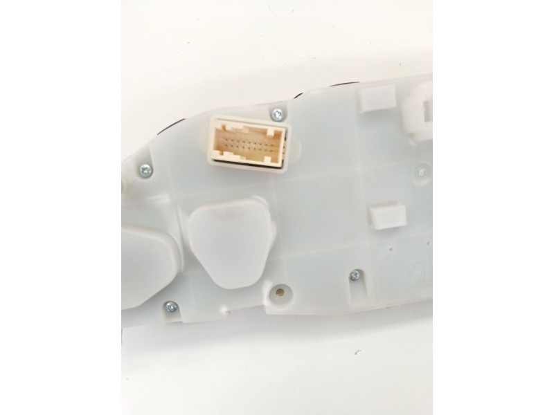 Recambio de cuadro instrumentos para peugeot 2008 i (cu_) 1.2 vti referencia OEM IAM 9825986180  
							