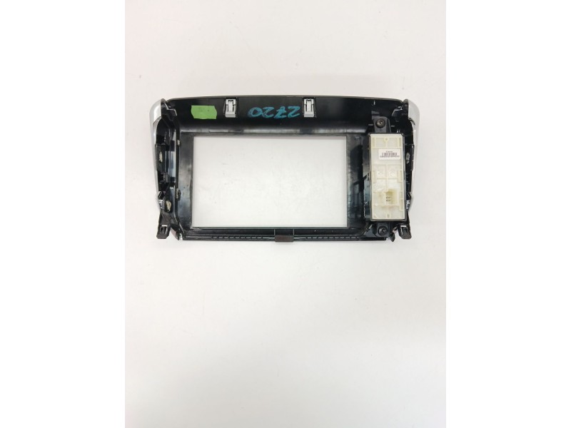 Recambio de moldura para peugeot 2008 i (cu_) 1.2 vti referencia OEM IAM 9673861377  
