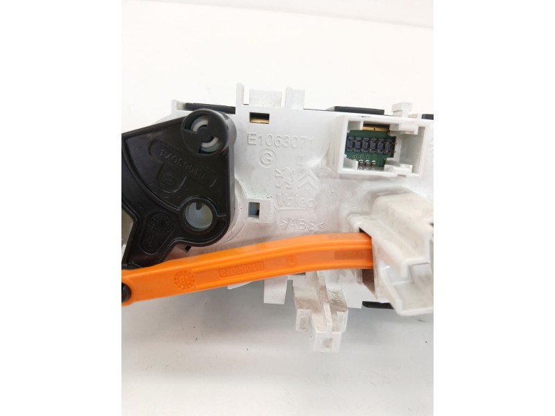 Recambio de mando calefaccion / aire acondicionado para peugeot 2008 i (cu_) 1.2 vti referencia OEM IAM E1063071  