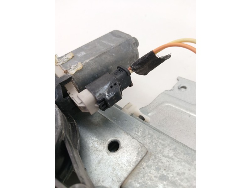 Recambio de elevalunas delantero derecho para peugeot 2008 i (cu_) 1.2 vti referencia OEM IAM 9813093780  