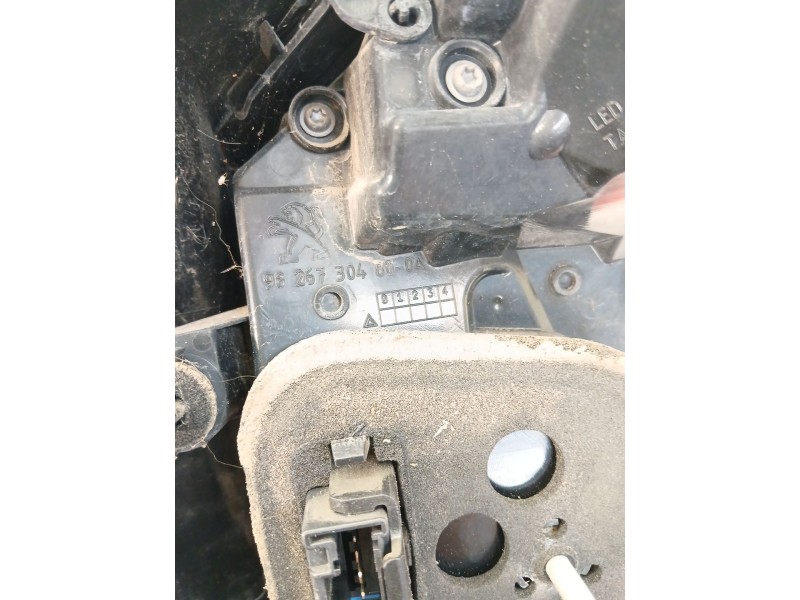 Recambio de piloto trasero izquierdo para peugeot 2008 i (cu_) 1.2 vti referencia OEM IAM 9826730480  
							