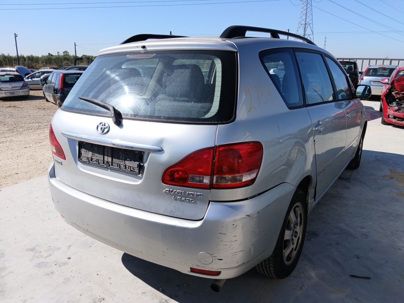 toyota avensis (_t22_) del año 2001