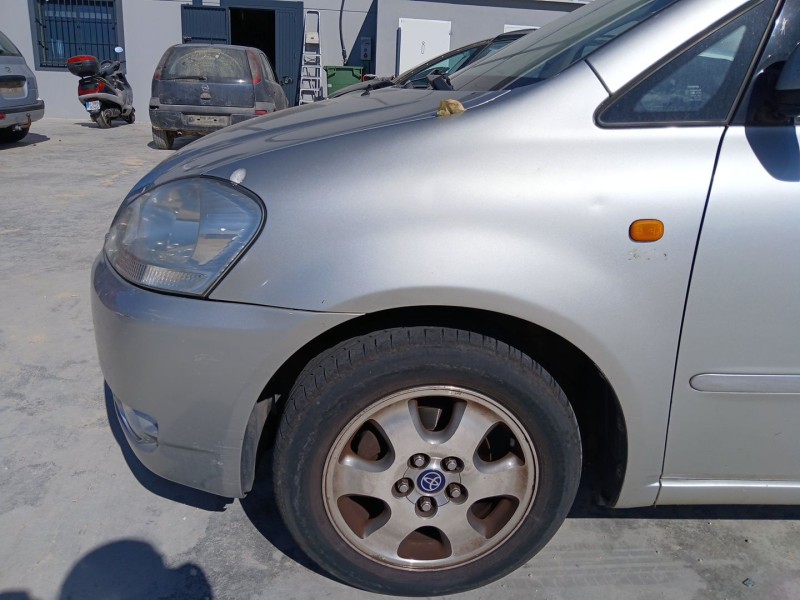 Recambio de aleta delantera izquierda para toyota avensis (_t22_) 2.0 d-4d (cdt220) referencia OEM IAM   