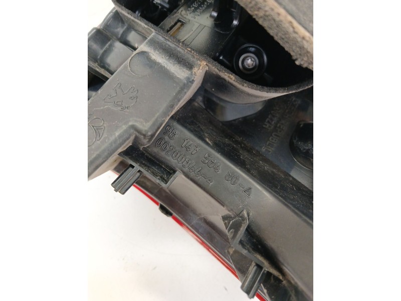 Recambio de piloto trasero izquierdo interior para peugeot 2008 i (cu_) 1.2 vti referencia OEM IAM 9814758480  