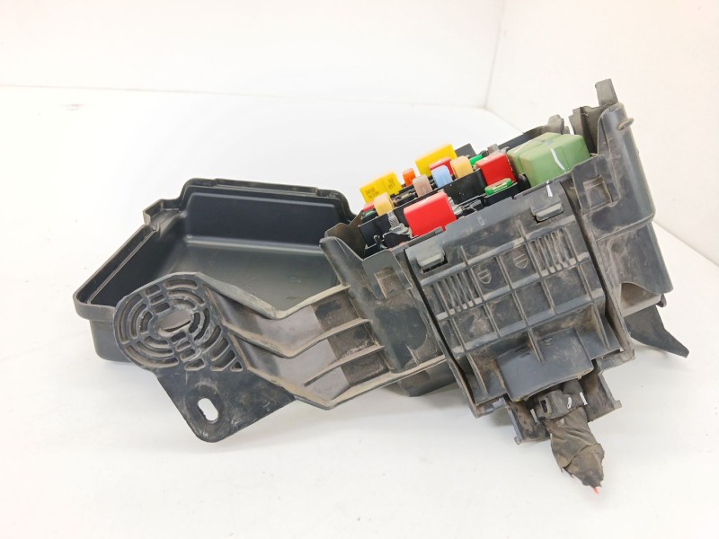Recambio de caja reles / fusibles para peugeot 2008 i (cu_) 1.2 vti referencia OEM IAM 9671924480  
							