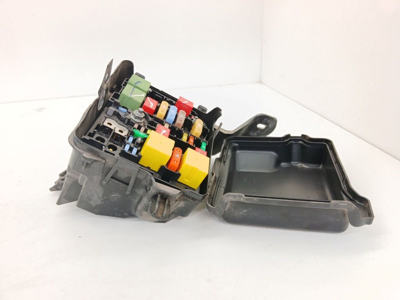 Recambio de caja reles / fusibles para peugeot 2008 i (cu_) 1.2 vti referencia OEM IAM 9671924480  