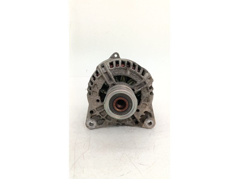 Recambio de alternador para renault kangoo express 1.5 dci referencia OEM IAM 0124525139  