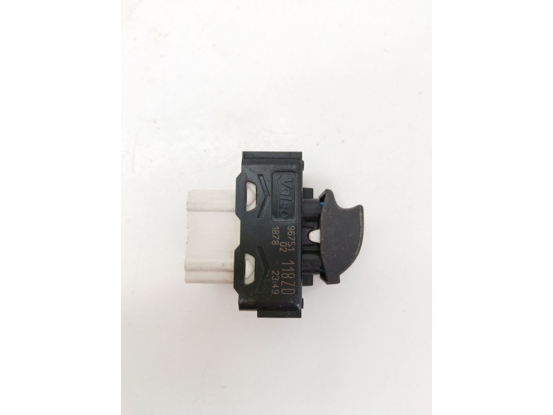 Recambio de mando elevalunas delantero derecho para peugeot 2008 i (cu_) 1.2 vti referencia OEM IAM 96751118zd  