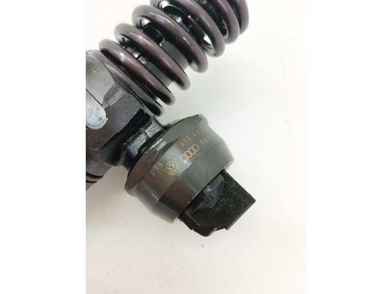 Recambio de inyector para seat cordoba (6l2) 1.9 tdi referencia OEM IAM 038130073AJ  