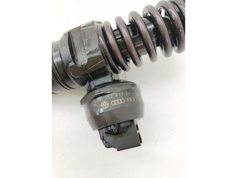 Recambio de inyector para seat cordoba (6l2) 1.9 tdi referencia OEM IAM 038130073AJ  
							