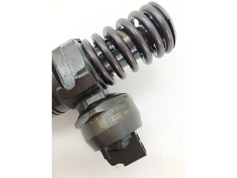 Recambio de inyector para seat cordoba (6l2) 1.9 tdi referencia OEM IAM 038130073AJ  
							