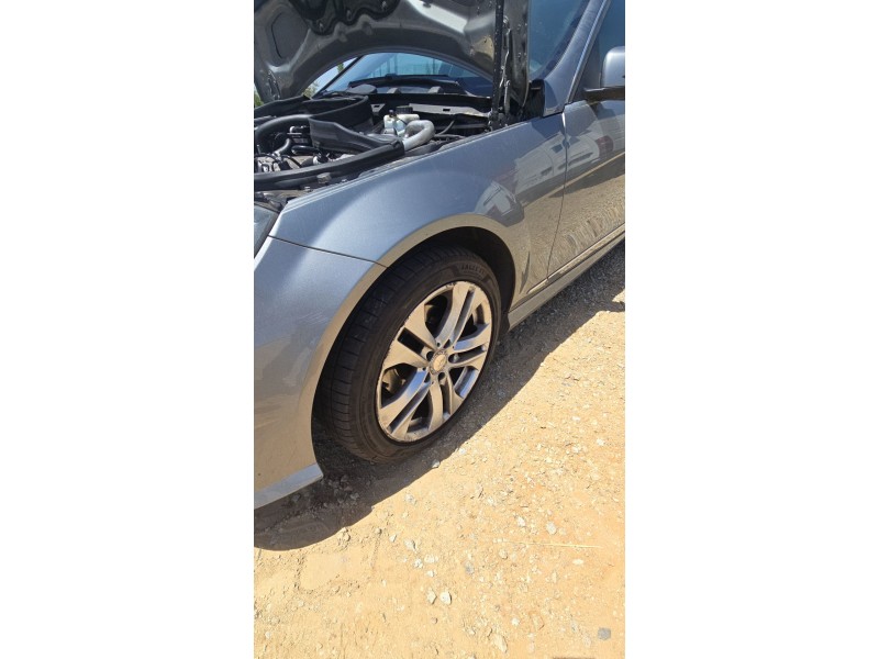 Recambio de aleta delantera izquierda para mercedes-benz clase c (w204) c 180 cdi (204.000) referencia OEM IAM   
							