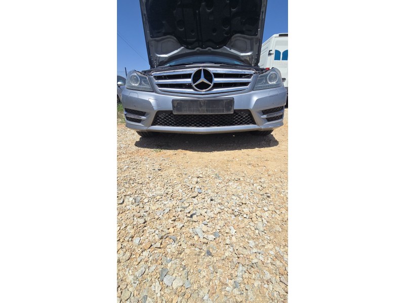 Recambio de paragolpes delantero para mercedes-benz clase c (w204) c 180 cdi (204.000) referencia OEM IAM   