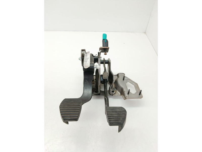 Recambio de pedal embrague para peugeot 2008 i (cu_) 1.2 vti referencia OEM IAM   