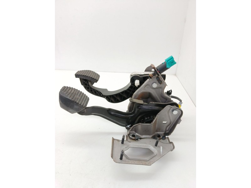 Recambio de pedal embrague para peugeot 2008 i (cu_) 1.2 vti referencia OEM IAM   