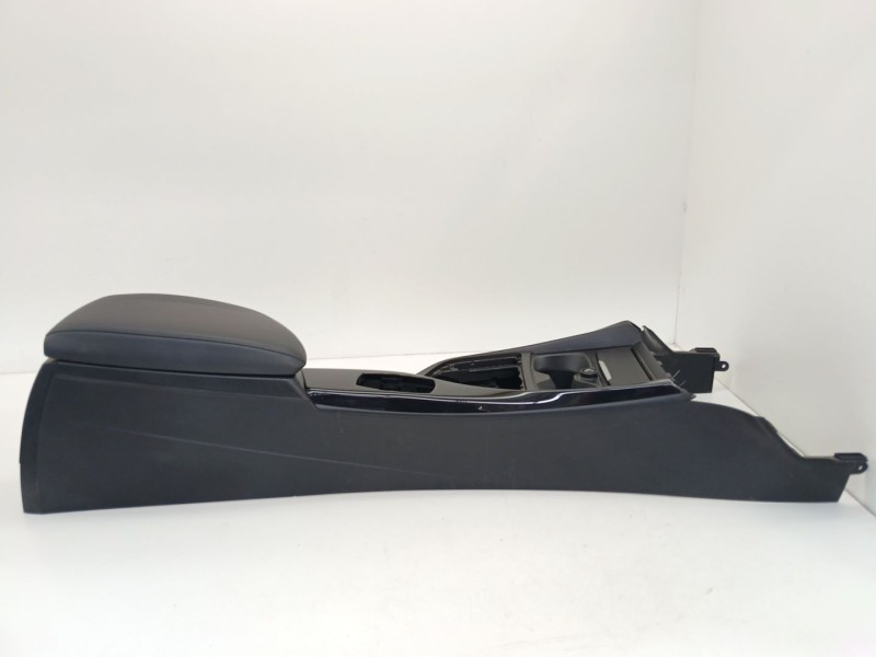 Recambio de apoyabrazos central para bmw 1 (f20) 116 d referencia OEM IAM   